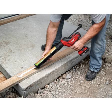 Milwaukee® M18™ 20 oz Cordless Caulk & Adhesive Gun Kit thumbnail 2